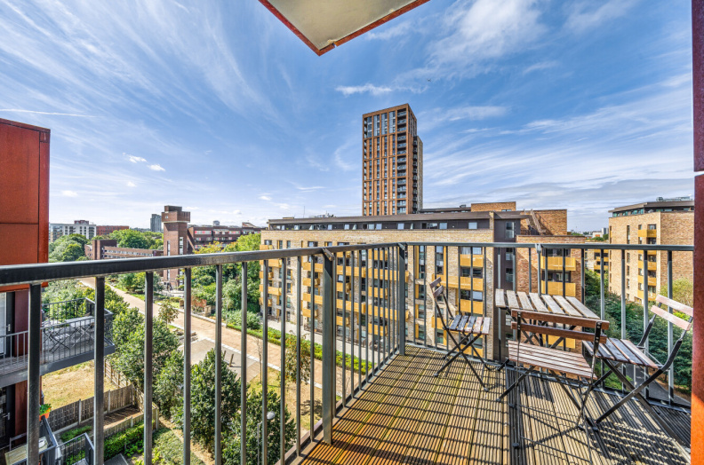 3 bedrooms apartments/flats to sale in Whiting Way, Rotherhithe-image 3