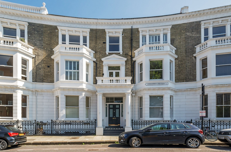 2 bedrooms apartments/flats to sale in Challoner Crescent, West Kensington-image 1