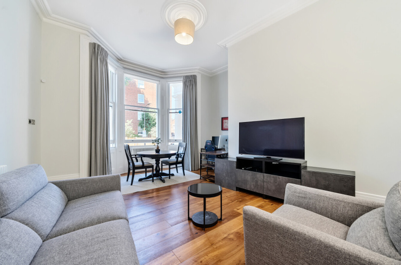 2 bedrooms apartments/flats to sale in Challoner Crescent, West Kensington-image 3