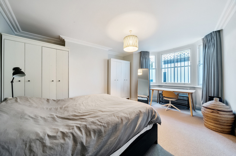 2 bedrooms apartments/flats to sale in Challoner Crescent, West Kensington-image 6