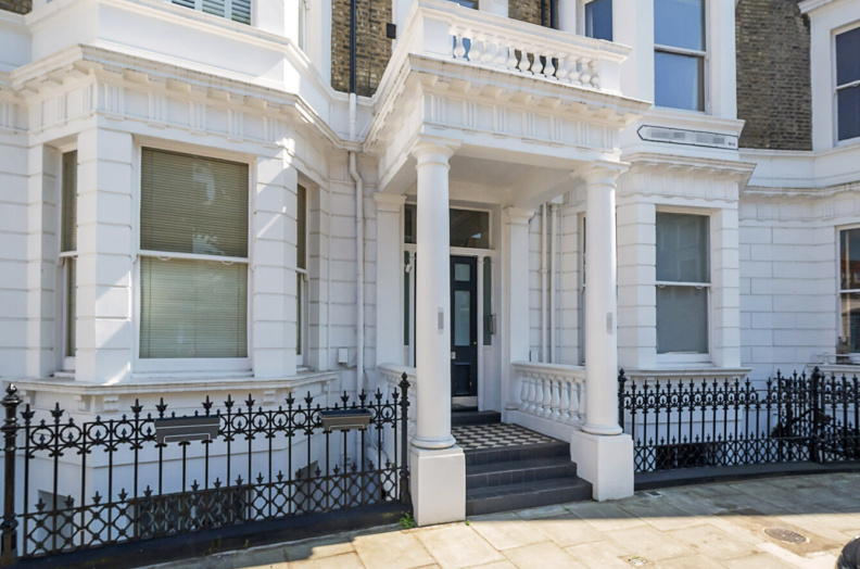 2 bedrooms apartments/flats to sale in Challoner Crescent, West Kensington-image 9