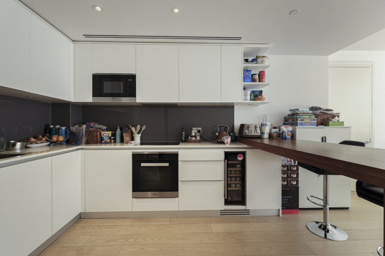 2 bedrooms apartments/flats to sale in Merchant Square, Paddington-image 4