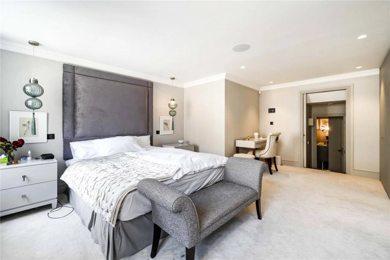 3 bedrooms apartments/flats to sale in Queen's Gate Place, Kensington-image 9