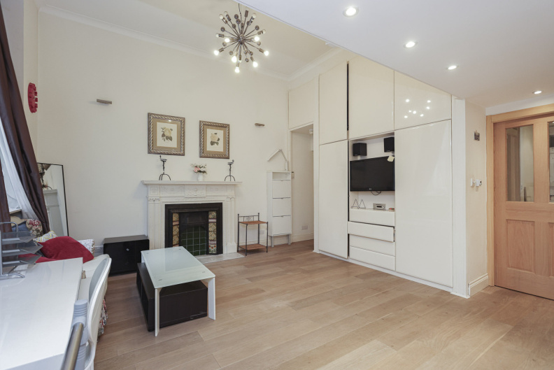 Studio apartments/flats to sale in Queen's Gate, South Kensington-image 11