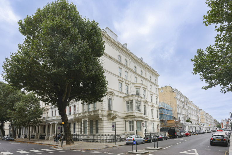 Studio apartments/flats to sale in Queen's Gate, South Kensington-image 1