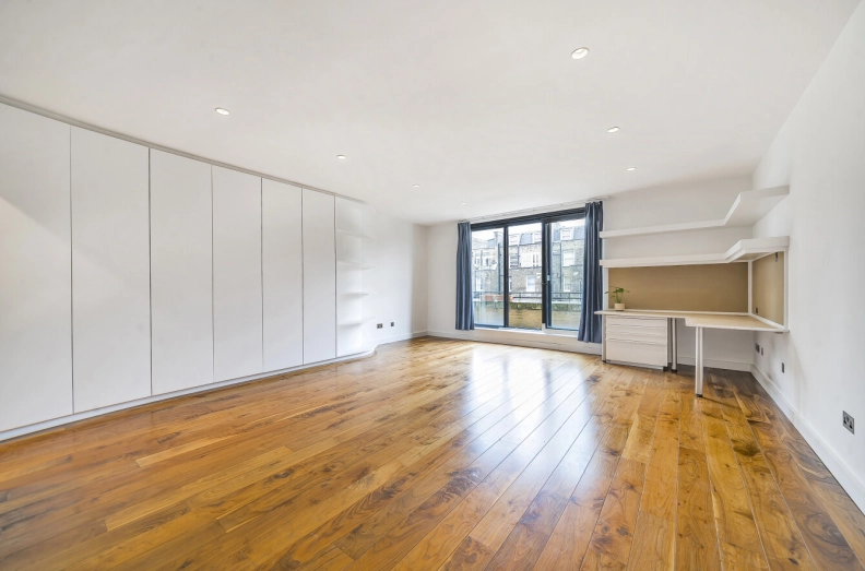 Studio apartments/flats to sale in Cromwell Road, Kensington-image 2