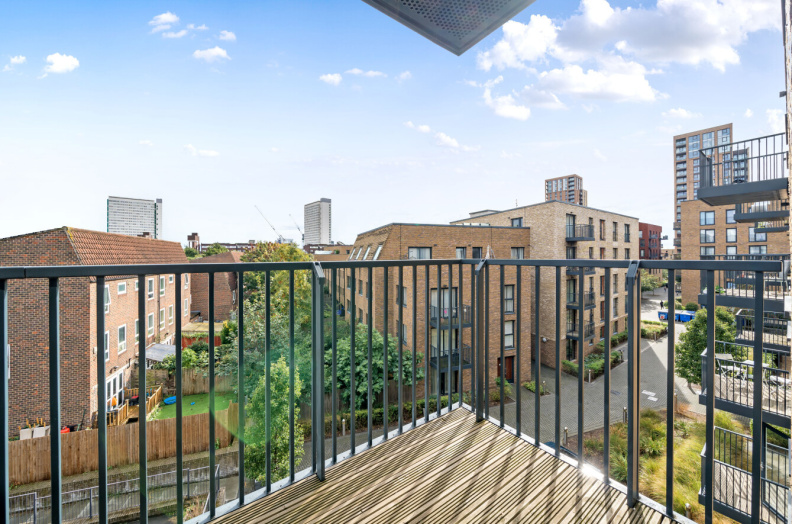 2 bedrooms apartments/flats to sale in Ashton Reach, Rotherhithe-image 2