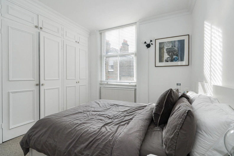 3 bedrooms apartments/flats to sale in Abingdon Road, Kensington-image 5