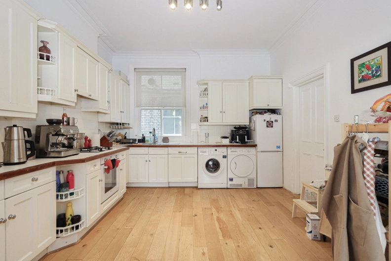 3 bedrooms apartments/flats to sale in Abingdon Road, Kensington-image 10