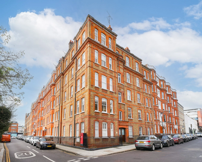 3 bedrooms apartments/flats to sale in Abingdon Road, Kensington-image 1