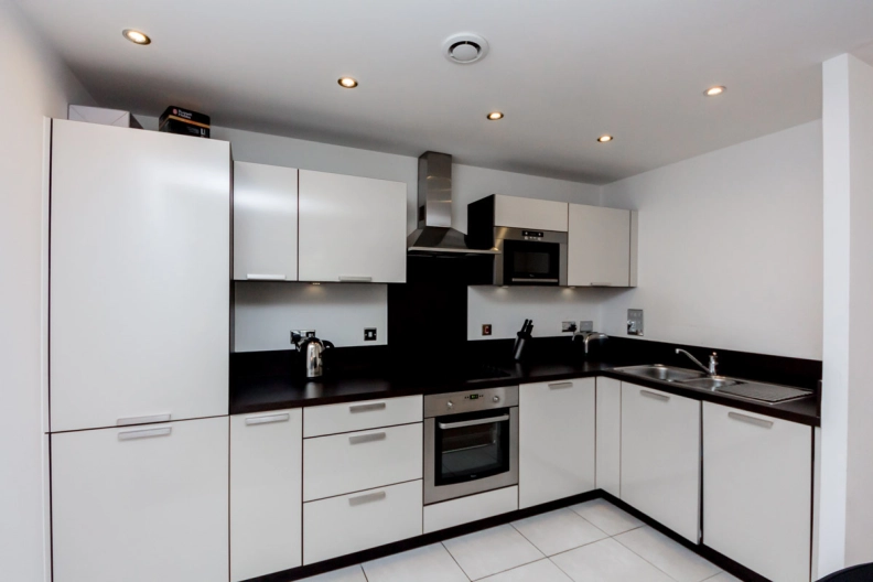 1 bedroom apartments/flats to sale in Albatross Way, Rotherhithe-image 3