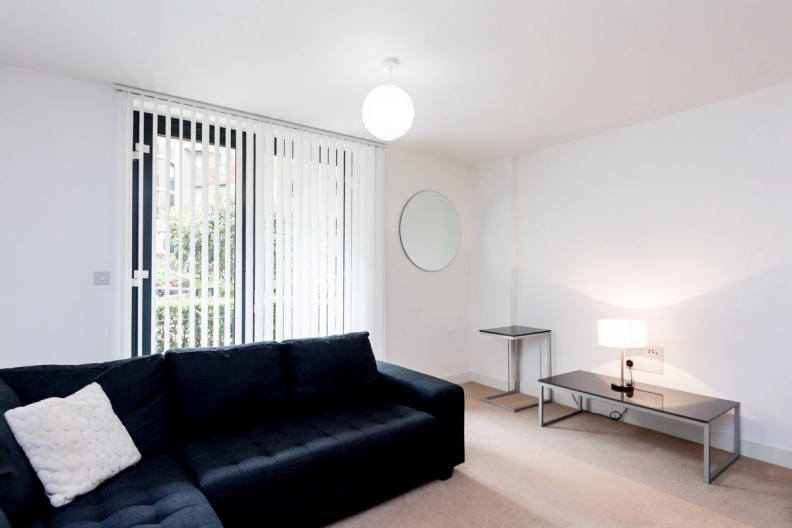 1 bedroom apartments/flats to sale in Albatross Way, Rotherhithe-image 2