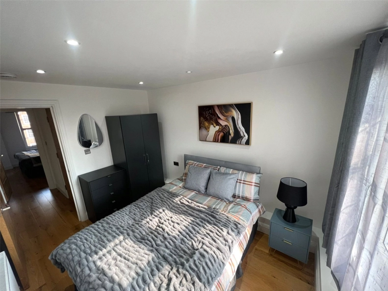 3 bedrooms apartments/flats to sale in Edgware Road, Paddington-image 8