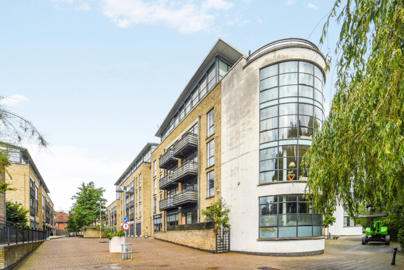 1 bedroom apartments/flats to sale in Ferry Lane, Brentford-image 8