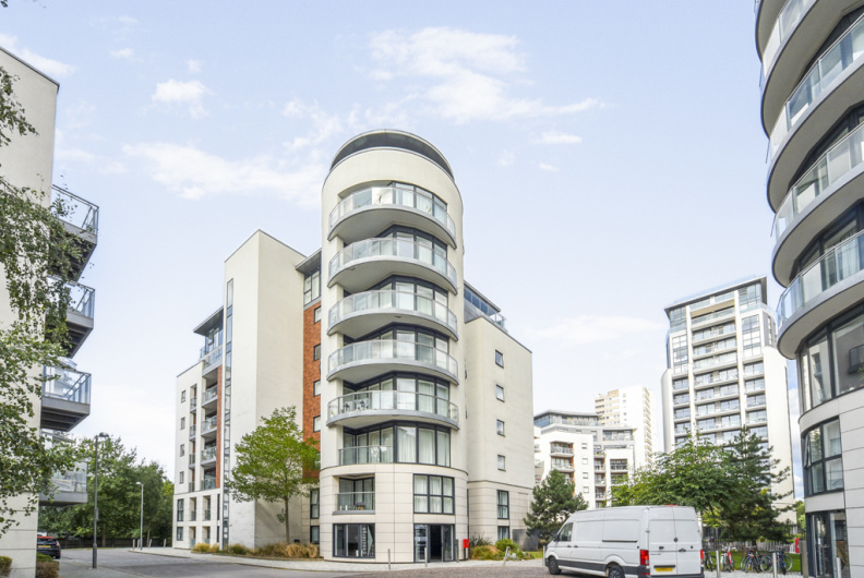 2 bedrooms apartments/flats to sale in Pump House Crescent, Brentford-image 14