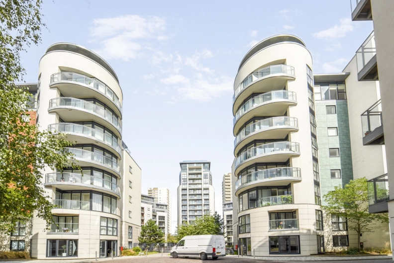 2 bedrooms apartments/flats to sale in Pump House Crescent, Brentford-image 21