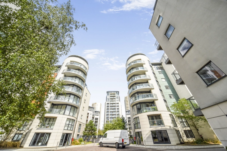 2 bedrooms apartments/flats to sale in Pump House Crescent, Brentford-image 22