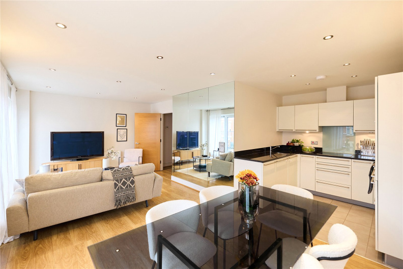 2 bedrooms apartments/flats to sale in Lurline Gardens, Battersea-image 10