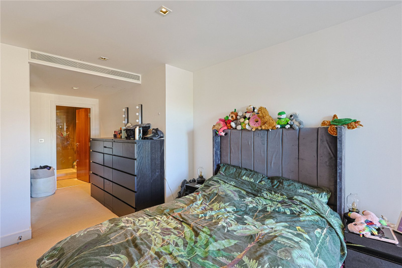 2 bedrooms apartments/flats to sale in Kew Bridge Road, Brentford-image 4