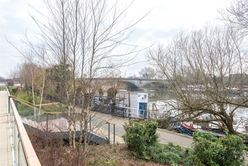 2 bedrooms apartments/flats to sale in Kew Bridge Road, Brentford-image 21