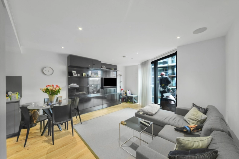 2 bedrooms apartments/flats to sale in Riverlight Quay, Nine Elms-image 2