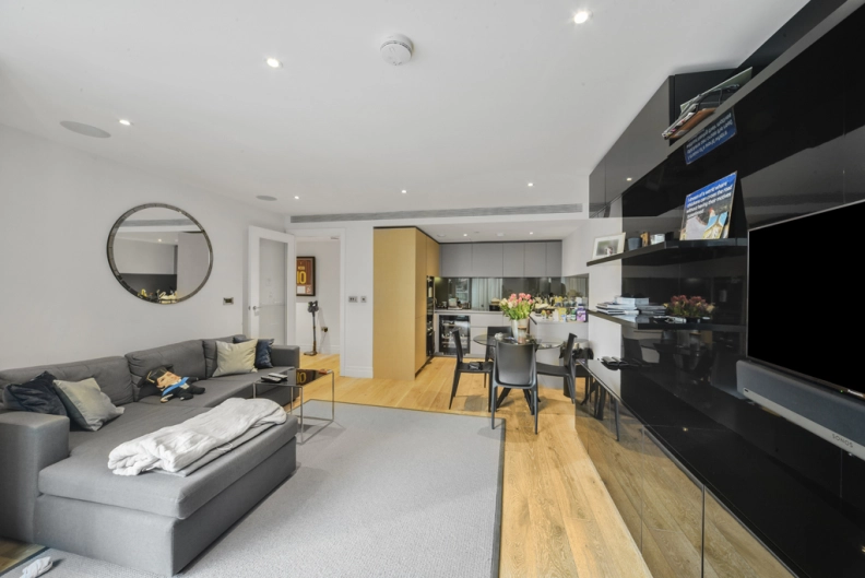 2 bedrooms apartments/flats to sale in Riverlight Quay, Nine Elms-image 3