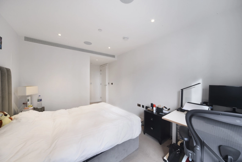 2 bedrooms apartments/flats to sale in Riverlight Quay, Nine Elms-image 11