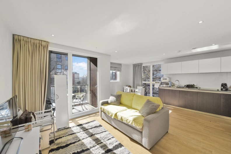 1 bedroom apartments/flats to sale in Pump House Crescent, Brentford-image 2