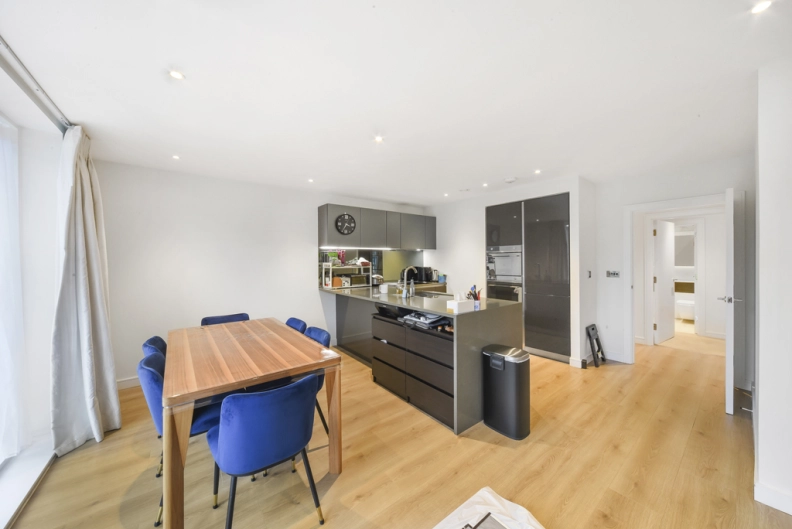 2 bedrooms apartments/flats to sale in Heritage Place, Brentford-image 9