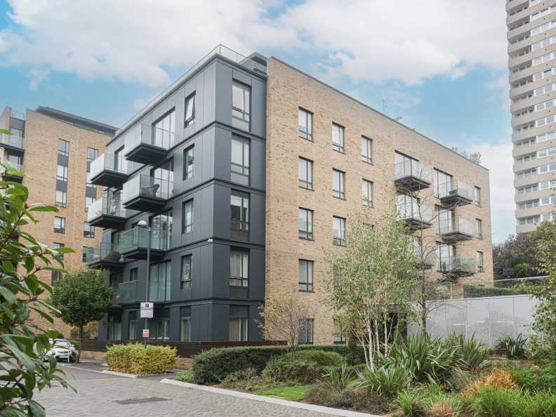 2 bedrooms apartments/flats to sale in Heritage Place, Brentford-image 1