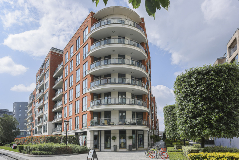 2 bedrooms apartments/flats to sale in Park Street, Fulham-image 1