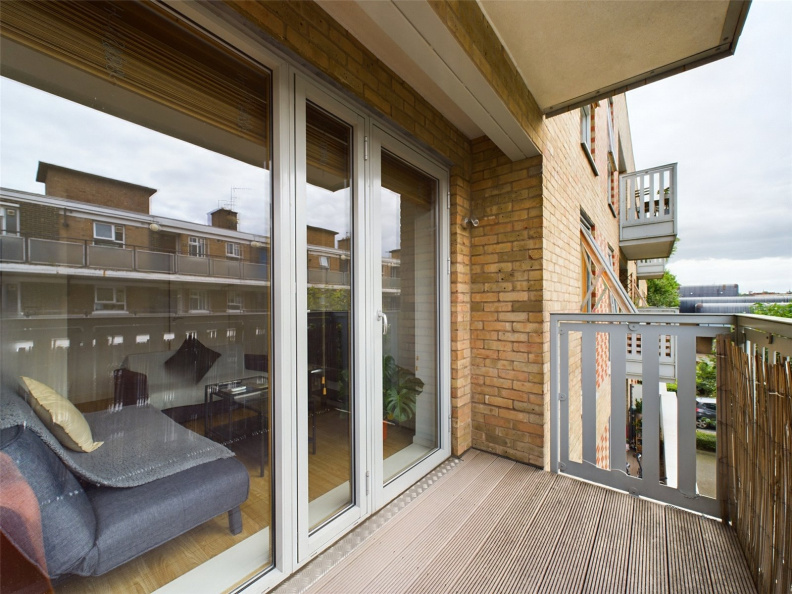 1 bedroom apartments/flats to sale in Latchmere Street, Battersea-image 7