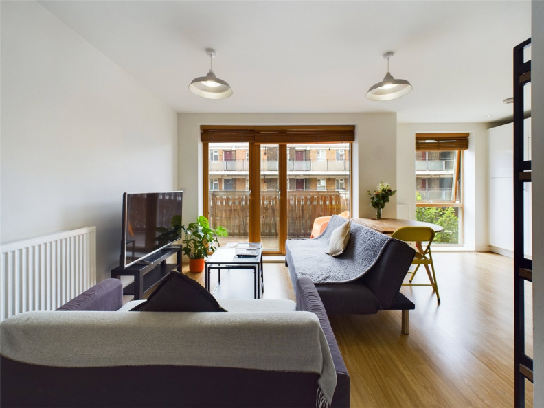 1 bedroom apartments/flats to sale in Latchmere Street, Battersea-image 2