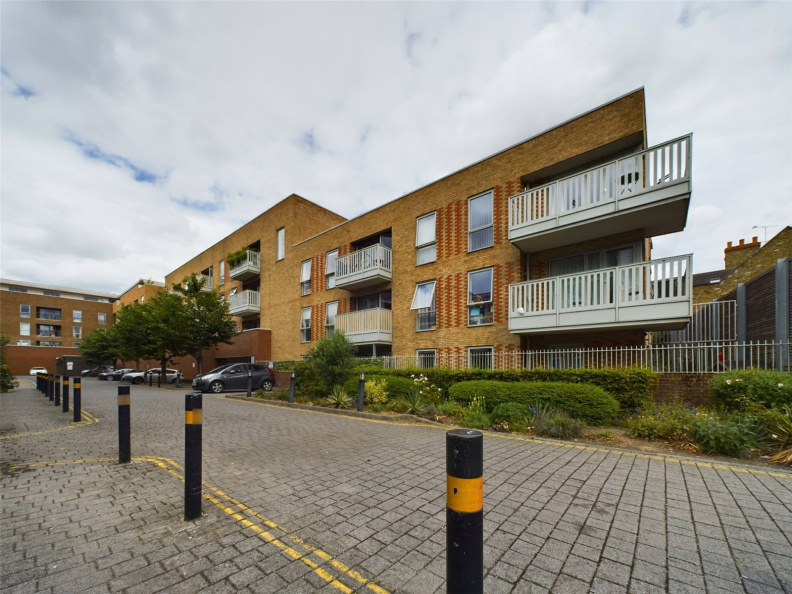 1 bedroom apartments/flats to sale in Latchmere Street, Battersea-image 17