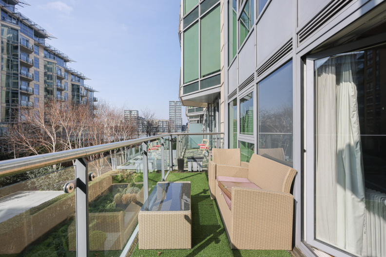 1 bedroom apartments/flats to sale in Juniper Drive, Wandsworth-image 7