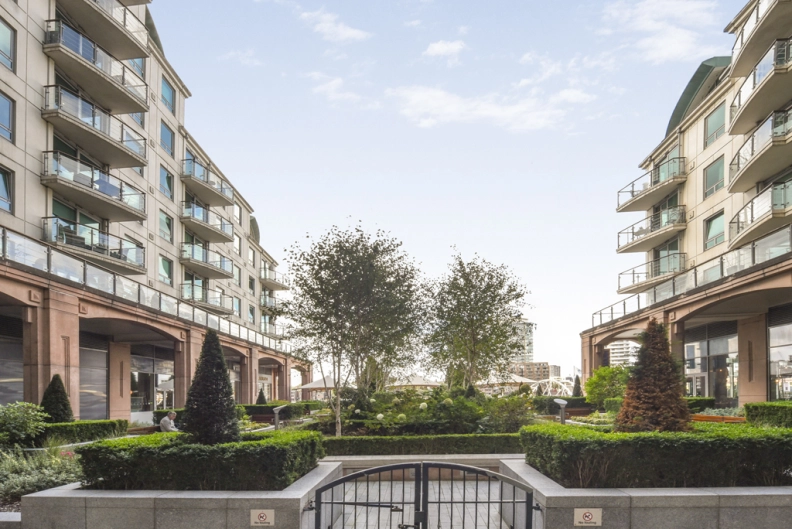 2 bedrooms apartments/flats to sale in St George Wharf, Vauxhall-image 1