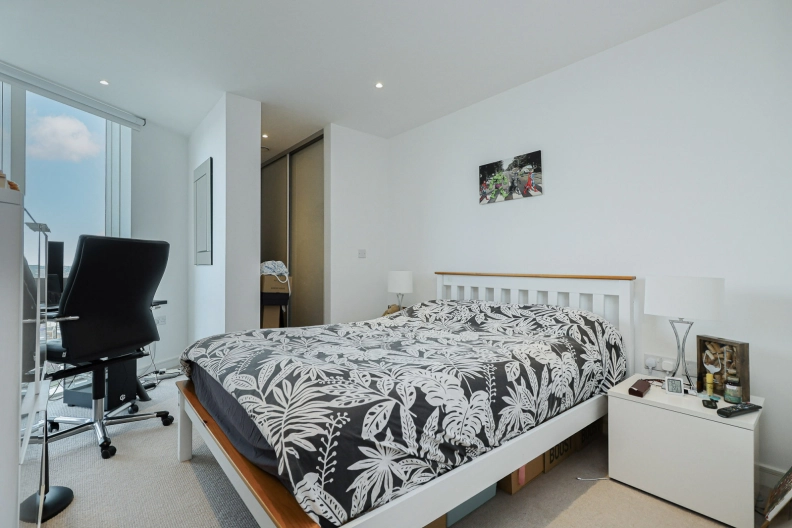 1 bedroom apartments/flats to sale in Saffron Central Square, Croydon-image 4