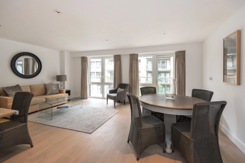 2 bedrooms apartments/flats to sale in Kew Bridge Road, Brentford-image 2