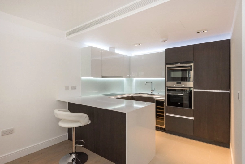 2 bedrooms apartments/flats to sale in Kew Bridge Road, Brentford-image 3