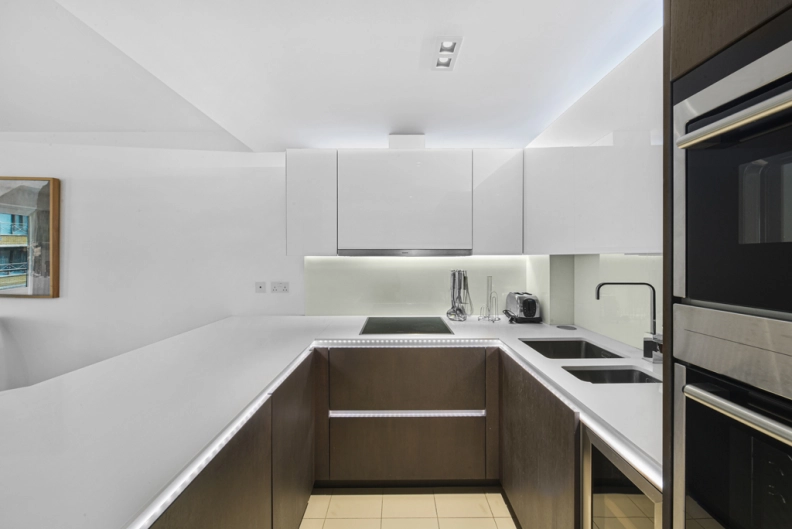 2 bedrooms apartments/flats to sale in Kew Bridge Road, Brentford-image 3