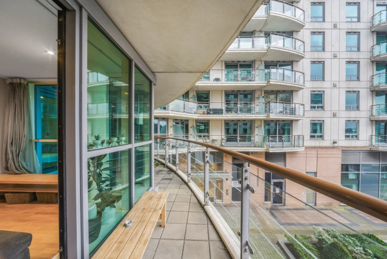 1 bedroom apartments/flats to sale in St. George Wharf, Vauxhall-image 7