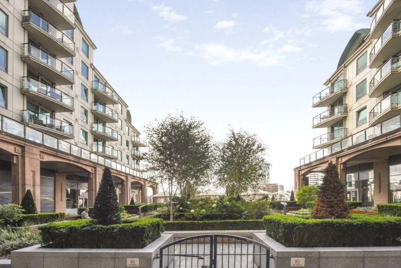 1 bedroom apartments/flats to sale in St. George Wharf, Vauxhall-image 8