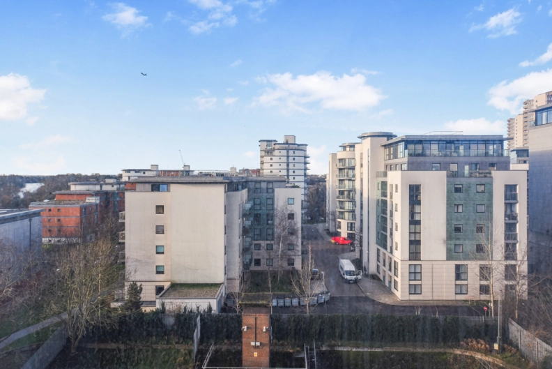 1 bedroom apartments/flats to sale in Heritage Walk, Brentford-image 6