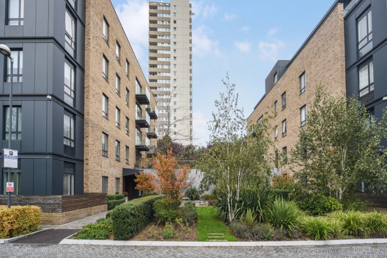 1 bedroom apartments/flats to sale in Heritage Walk, Brentford-image 14