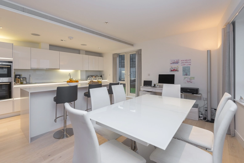 3 bedrooms apartments/flats to sale in Kew Bridge Road, Brentford-image 11