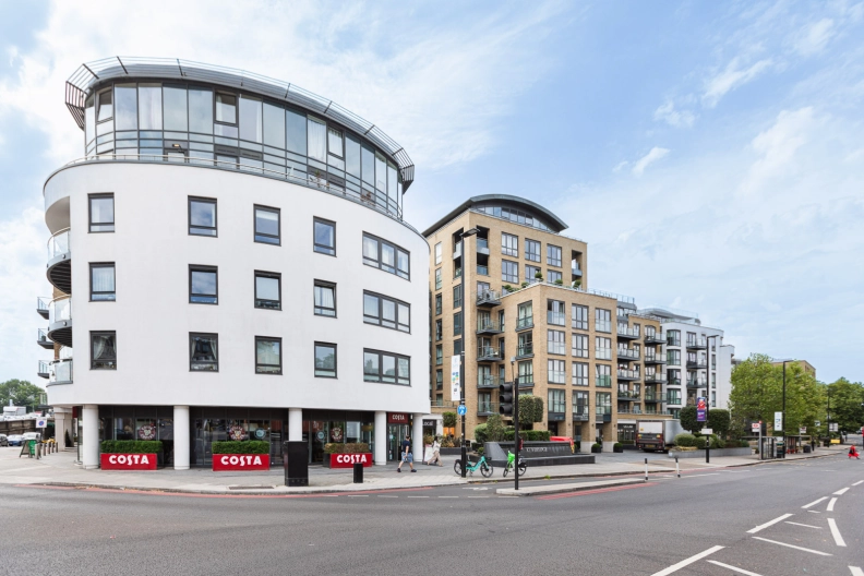 3 bedrooms apartments/flats to sale in Kew Bridge Road, Brentford-image 15