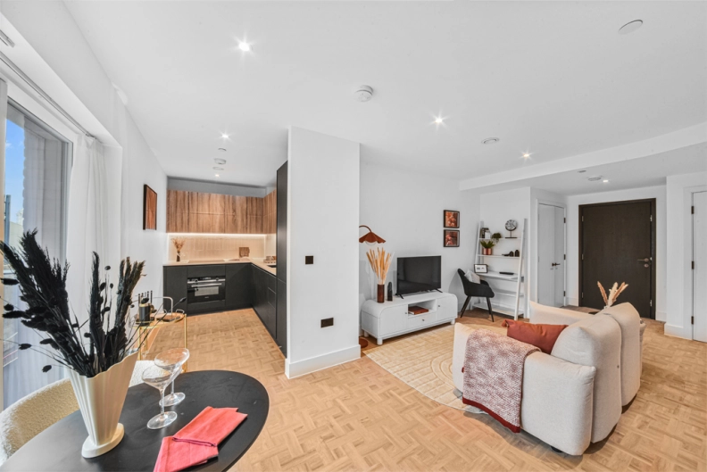 Studio apartments/flats to sale in St. John's Hill, Clapham Junction-image 10