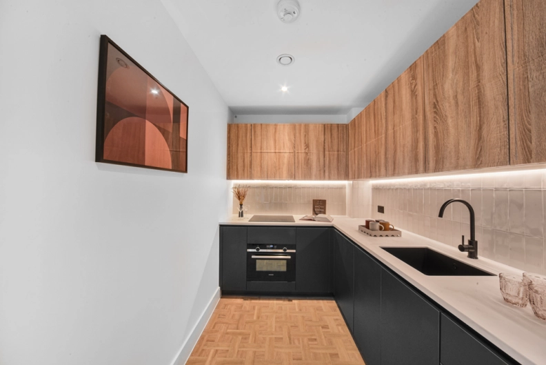 Studio apartments/flats to sale in St. John's Hill, Clapham Junction-image 4