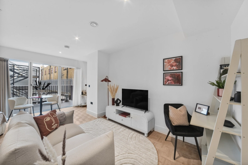 Studio apartments/flats to sale in St. John's Hill, Clapham Junction-image 3