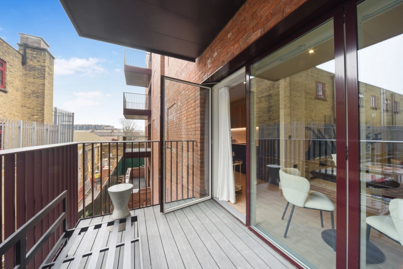 Studio apartments/flats to sale in St. John's Hill, Clapham Junction-image 7